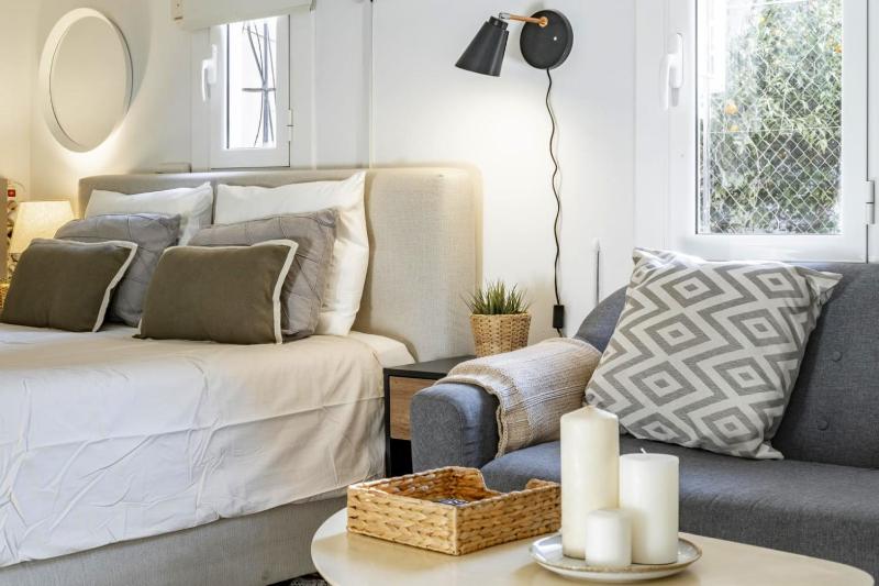 NEW Renovated COZY APPARTMENT CENTRIC — отзывы гостей и цены