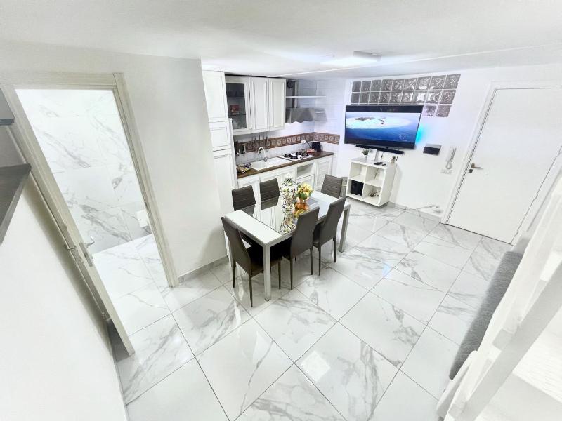 House Relax Apartment Centro di Napoli — отзывы гостей и цены