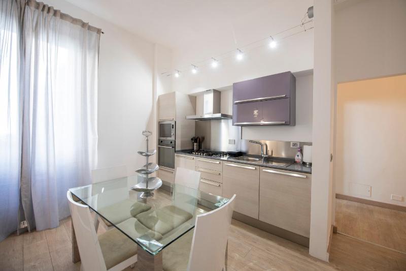 Mamo Florence - Amalia Piazza Signoria Apartment — отель с удобным расположением в Флоренции