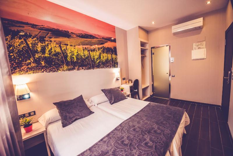 Hostal Prado — забронировать отель в Мадриде