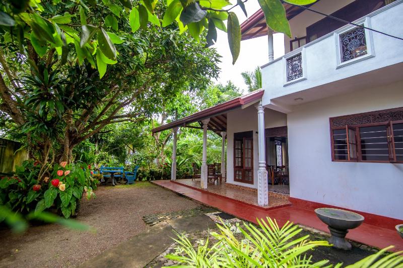 Цены на Mountain Gem Villa в Хиккадува