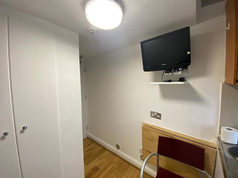 F14- Single Studio Shared Shower/toilet Near Paddington — забронировать отель в Лондоне