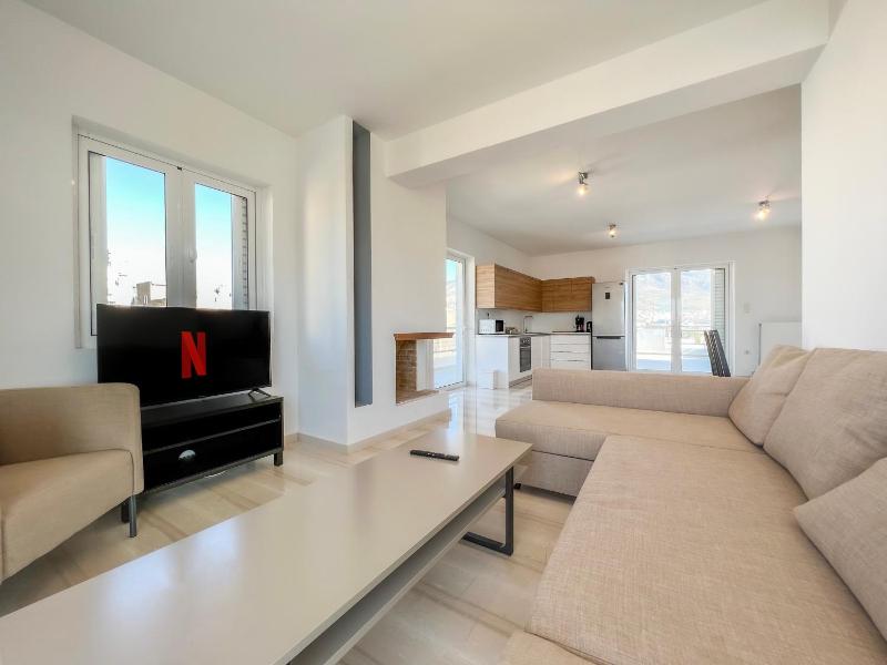 Цены на Panoramic Cityscape Maisonette in Agios Dimitrios в Афины