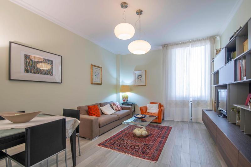 Comfy-cozy 2 bedroom-Via Boscovich — отель с удобствами в Милане