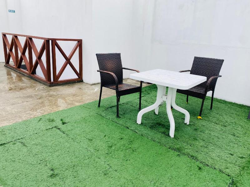 Pelican Beach Maafushi — комфортный отель в Маафуши