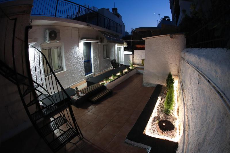 Цены на Detached house 1km from Acropolis Filopappou в Афины