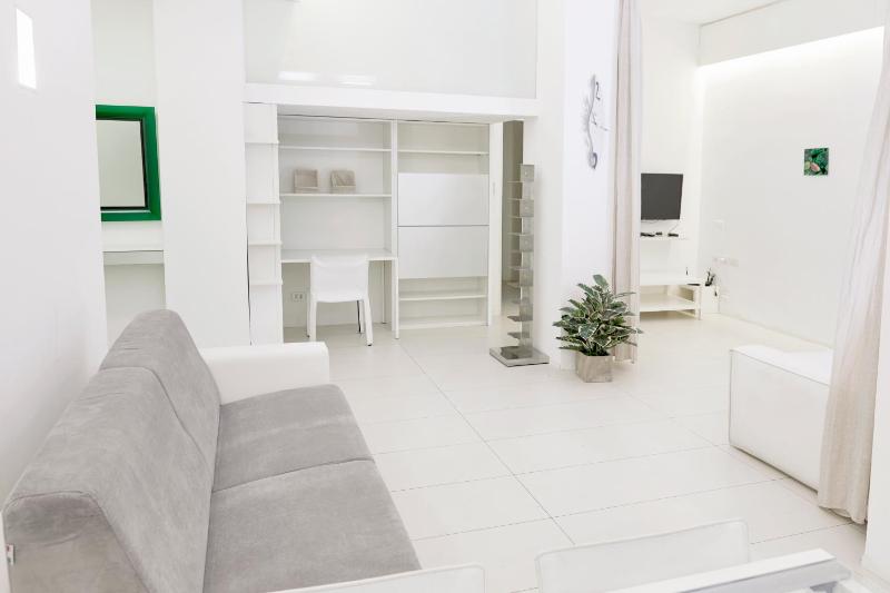 Prestige Boutique Homes-Duomo — отель с удобным расположением в Милане
