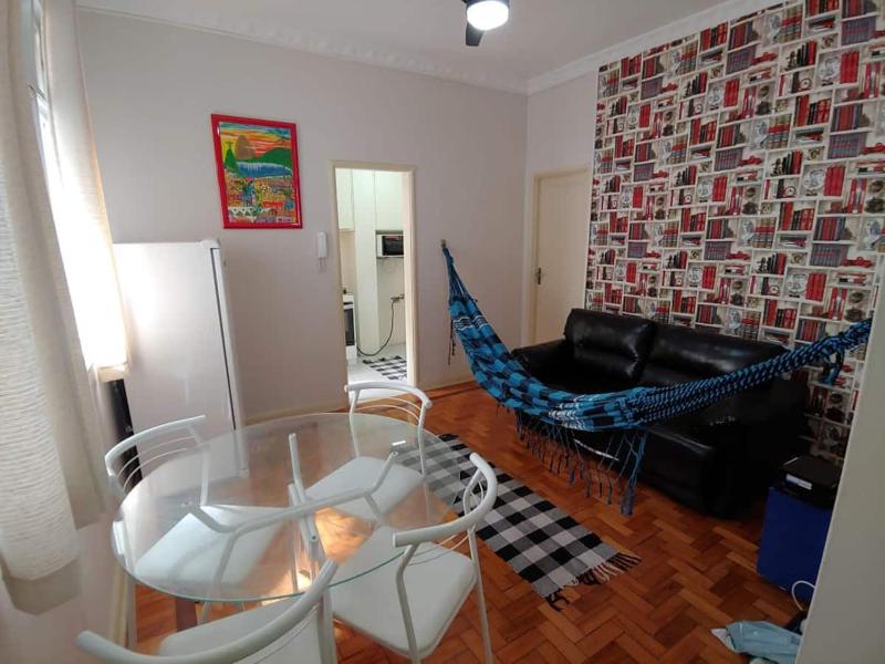 Цены на Apartamento inteiro entre GLORIA, CATETE e Praia do Flamengo, ao lado da Lapa, Zona Sul RIO DE JANEIRO-RJ, BANH, COZ, SALA E QUARTO в Рио