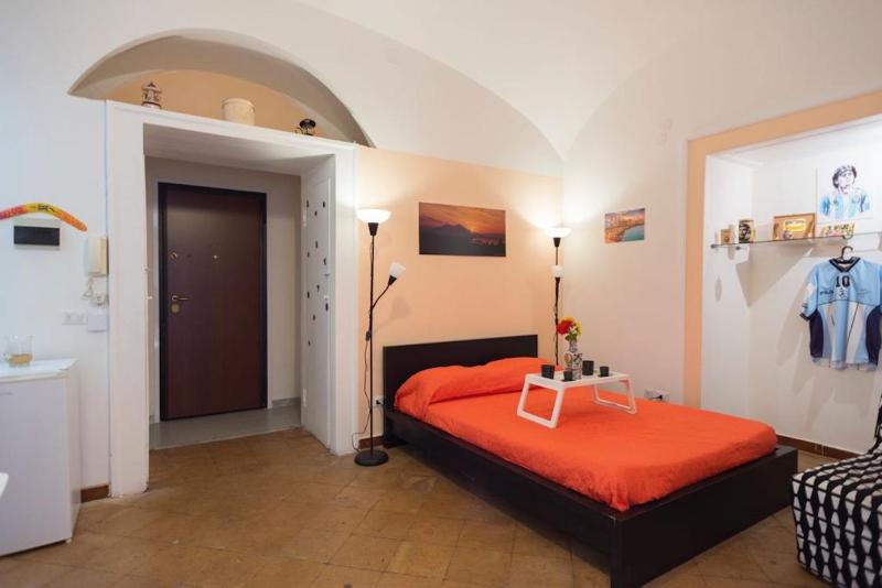 Napoli centro apartment A balcony in the heart of naples — комфортный отель в Неаполе