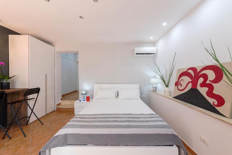 Цены на Masaniello Apartment в Неаполе