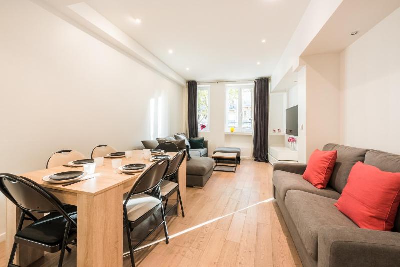 Spacious apartment-2BR-4P-Boulevard Saint-Germain — отзывы гостей и цены