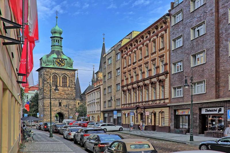 Peter's Tower Apartments — отель в Праге, Чешская Республика