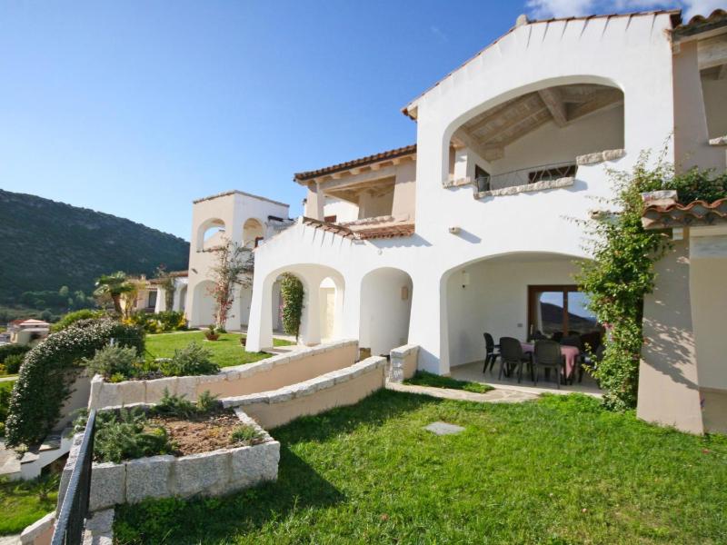 Appartamento Panorama a Tanaunella - Piscina e Vista