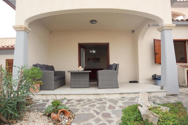 Casa Doci a Budoni - Tranquillo Appartamento Giardino