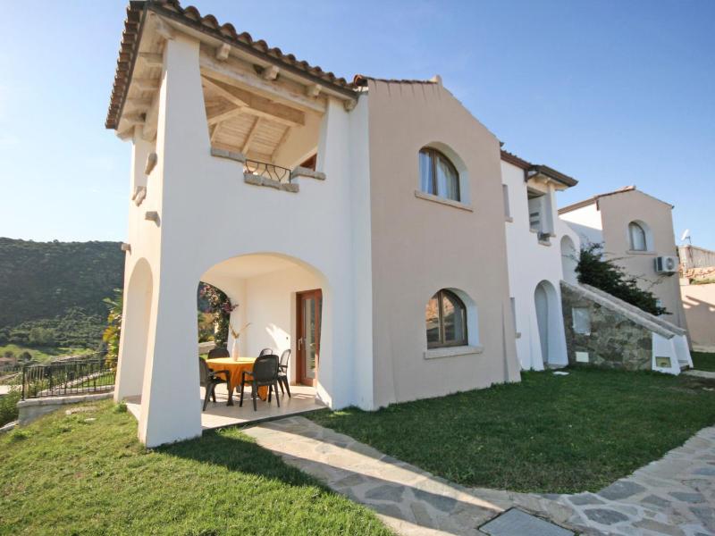 Panorama 7 a Budoni - Appartamento con Terrazza e WiFi