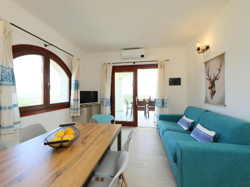 Panorama 7 a Budoni - Appartamento con Terrazza e WiFi