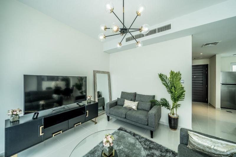 Primestay - Albizia Three Bedroom Villa in Damac Hills 2 — отзывы гостей и цены