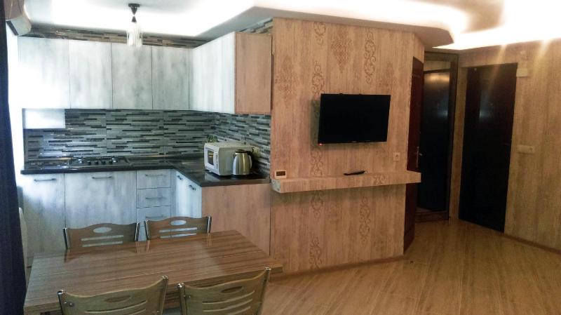 Цены на Comfortable studio apartment, near the metro station в Тбилиси