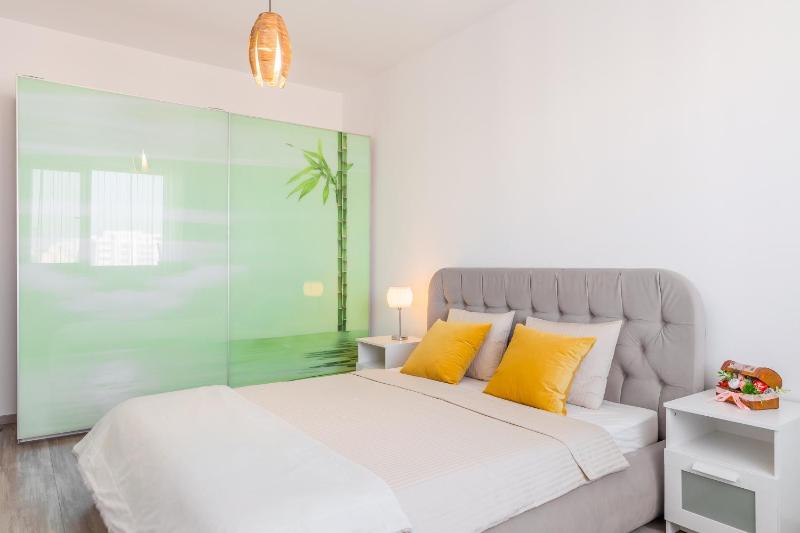 Lovely apartment with city view — отель с удобствами в Бухаресте