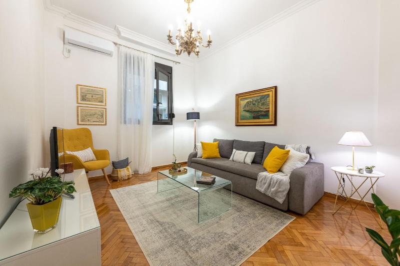 Цены на Nadia's Boutique Apartment, Athens в Афины