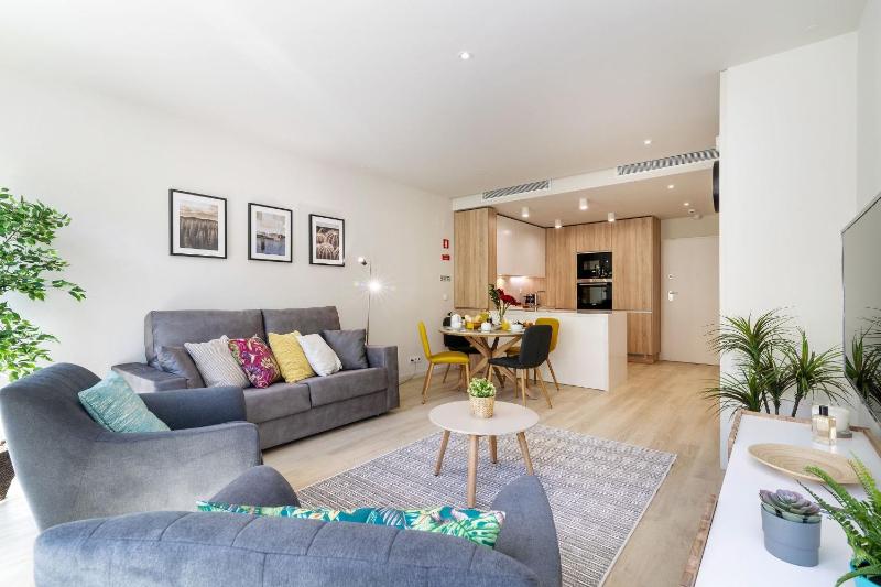 Цены на Modern & Stylish Apartment in Av. da Liberdade by LovelyStay в Лиссабоне