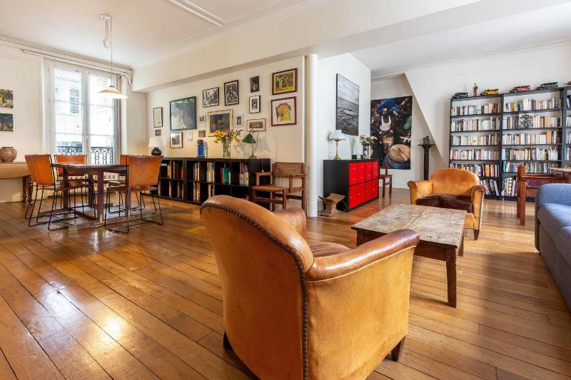 Veeve - City Break In Saint-Germain-des-Pres — забронировать отель в Париже