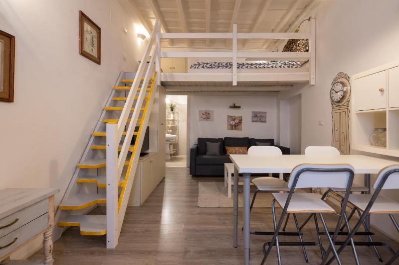 [A due passi da S.Pietro e Castel Sant'Angelo] Loft Gianicolo — отзывы гостей и цены