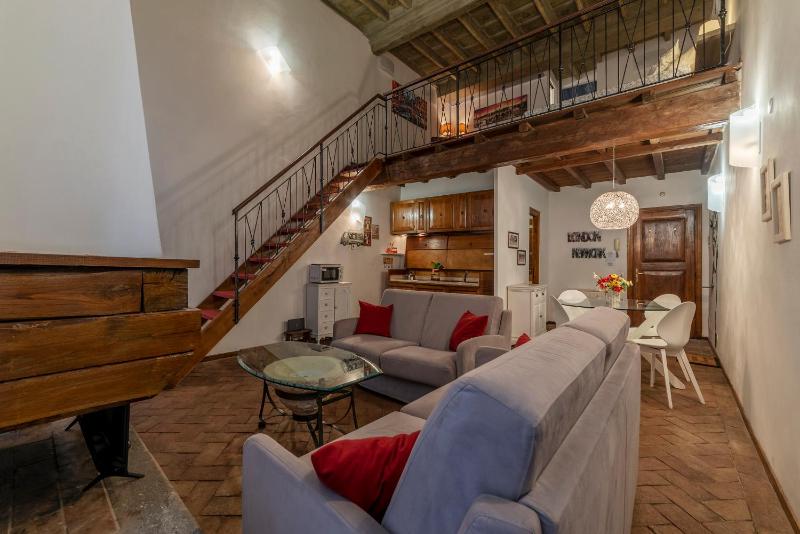 Foro Romano Stylish and Central Apartment — отель в Риме, Италия