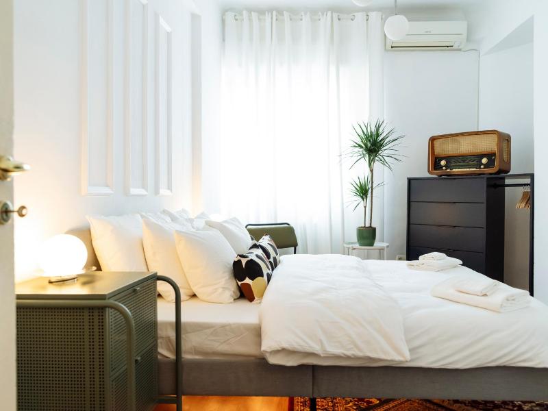 Lovely vintage double studio in city center — комфортный отель в Бухаресте