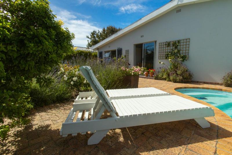 Surf Way Beach cottage — отель в Кейптауне, Южноафриканская Республика