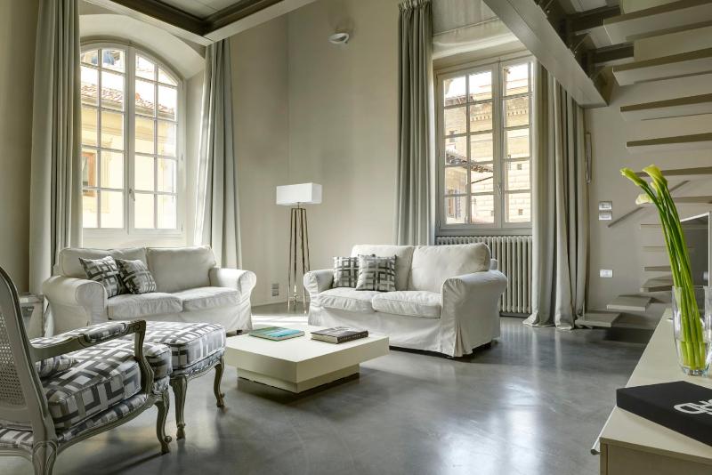 Цены на Strozzi Square Amazing House в Флоренции