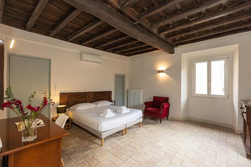 Rome Historical Apartment - Arco dei Banchi — отель с удобным расположением в Риме