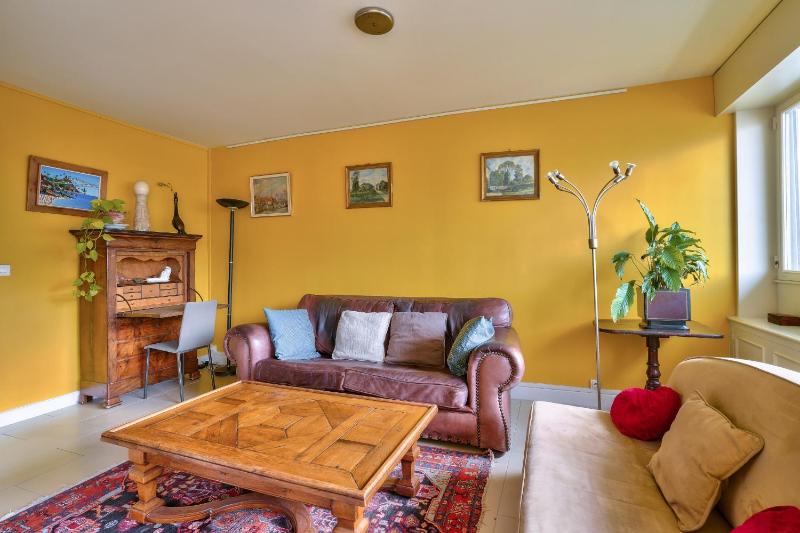 GuestReady - Colourful and Homelike Apt in the 11th arrond — комфортный отель в Париже