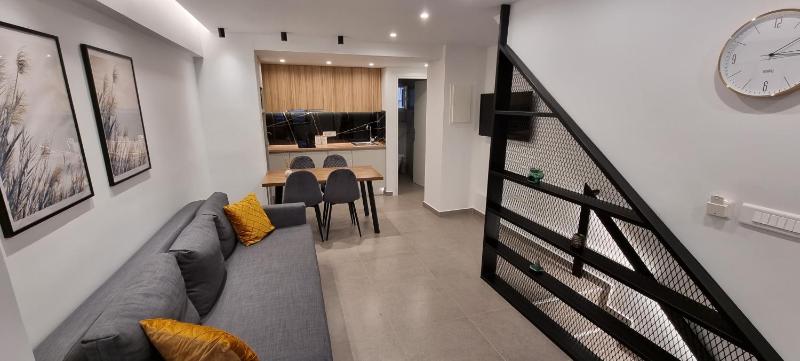 Small Meisonette Near The Metro VIPGreece — комфортный отель в Афины