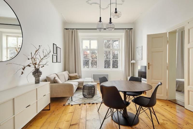 Contemporary Apartment on Old Town Square by Prague Days — комфортный отель в Праге