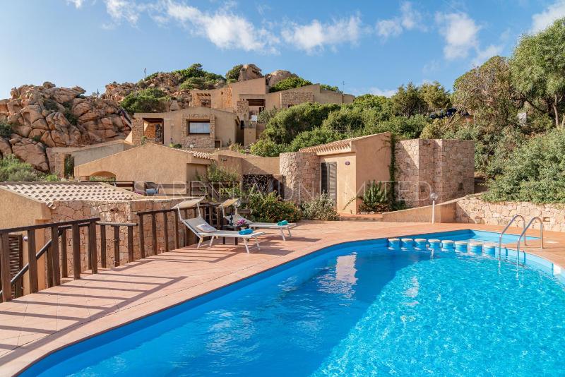 Violetta 2 a Costa Paradiso - Elegante Villa Vista Mare