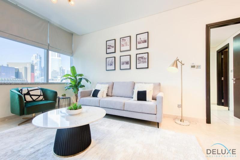 Best Deal Elegant Studio with Balcony & Prime Location by Deluxe Holiday Homes — отель с удобным расположением в Дубае