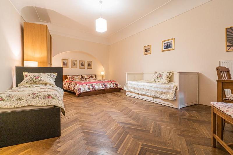 Stylish Studio at Lesser Town, Charles Bridge 3min by walk — забронировать отель в Праге