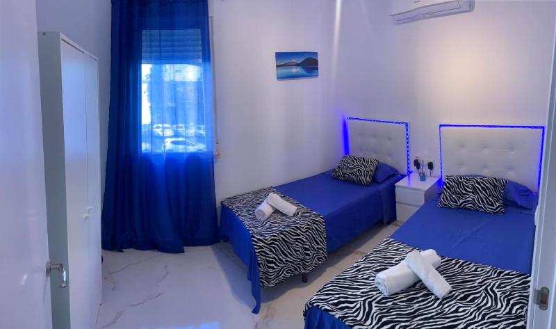 Lovely three rooms — забронировать отель в Валенсии