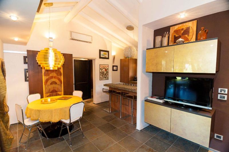 Villa Baia a Tanaunella - Lussuosa villa con piscina