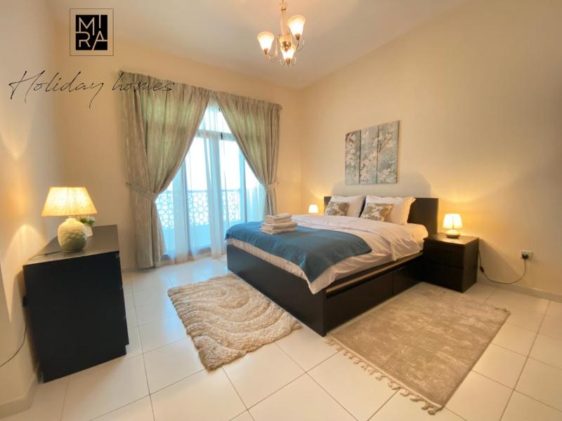 Цены на Mira Holiday Homes - Serviced 1 bedroom with Creek View в Дубае
