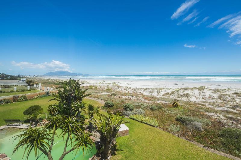 Melkbos Beach Lodge — отель с удобным расположением в Кейптауне