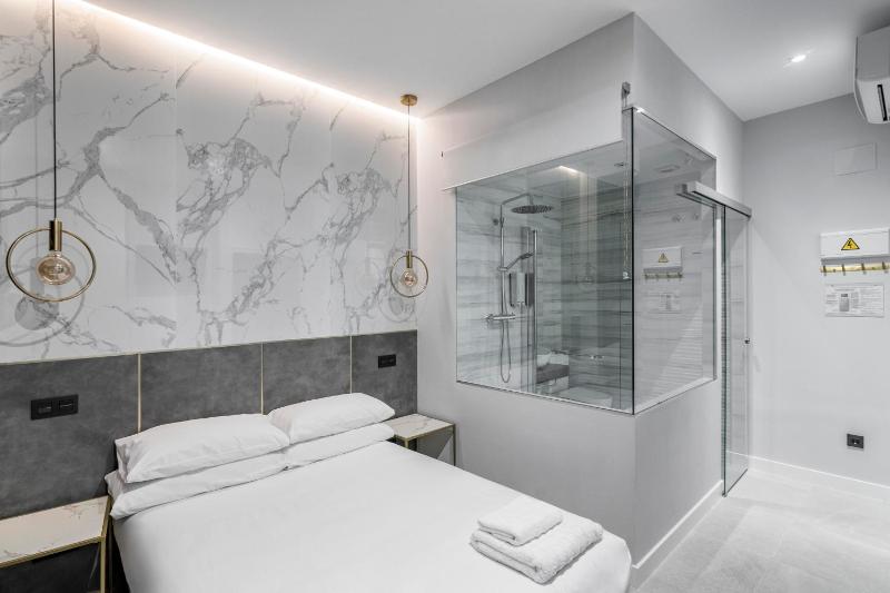 Цены на EMBA ROOM в Мадриде