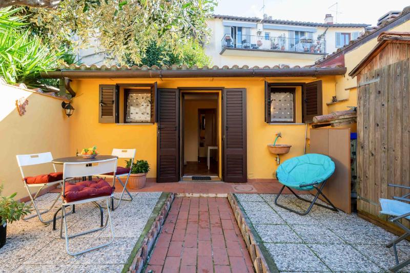 San Frediano Cozy Studio with Private Patio — отзывы гостей и цены