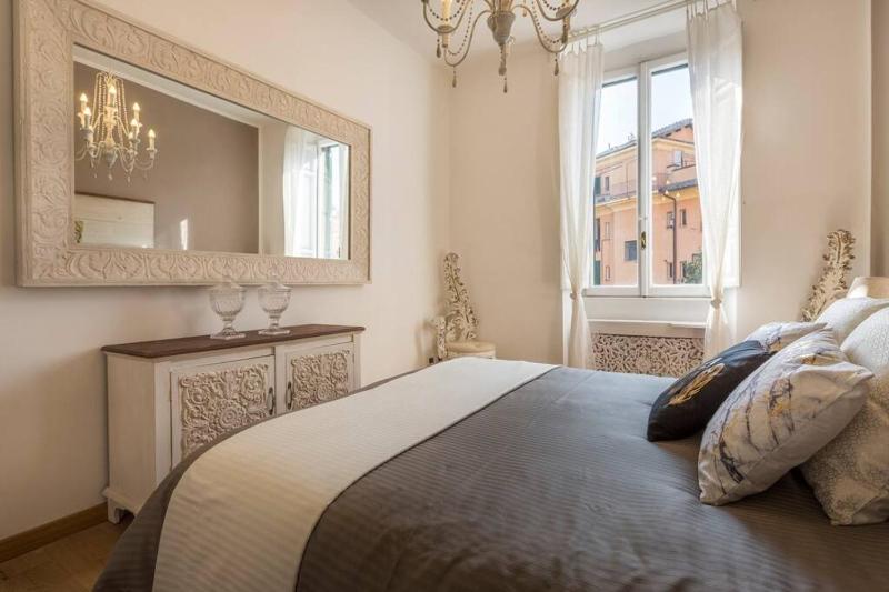 San Pietro - Doria Apartment up to 6 — отель с удобным расположением в Риме