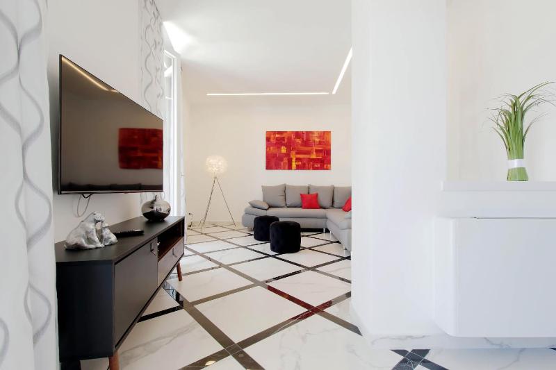 Classy Apartment Chanel 30 mt from Piazza di Spagna — отель в Риме, Италия
