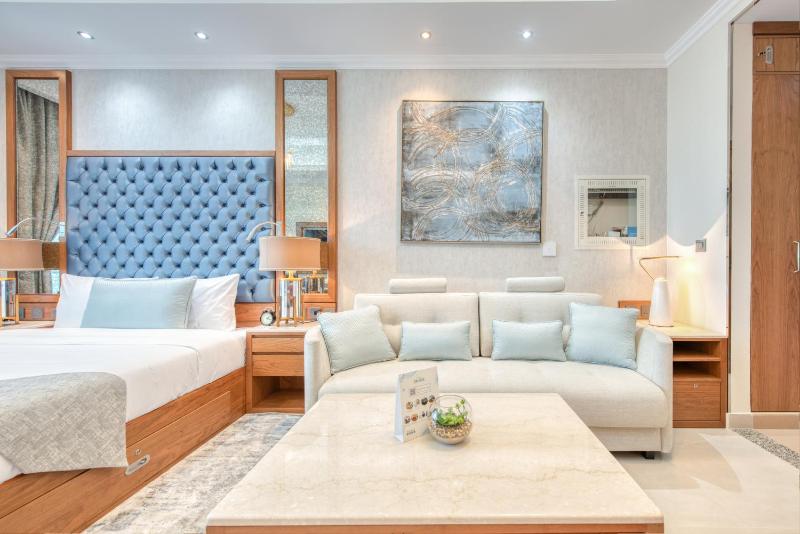 Pristine Studio at Bayz by Danube Business Bay by Deluxe Holiday Homes — отель с удобным расположением в Дубае