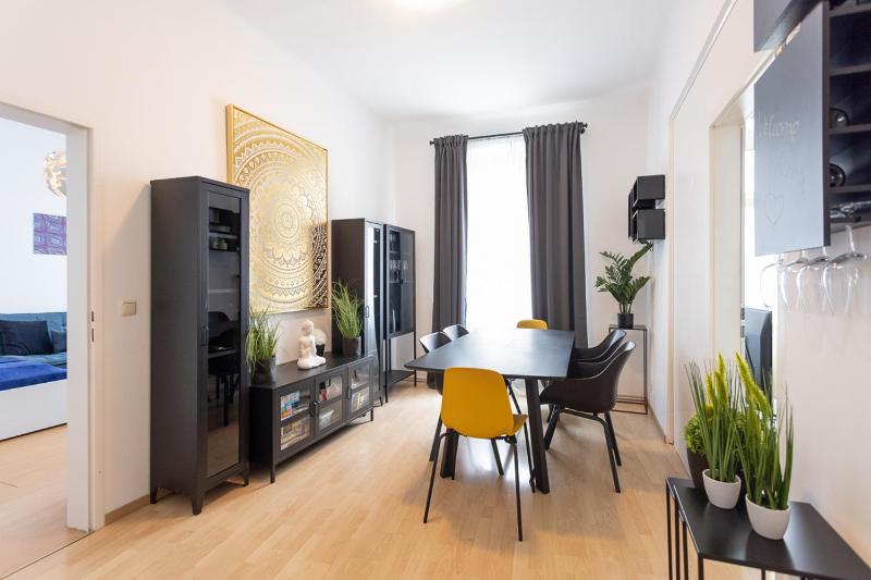 NEW ShalalaLiving Vienna - Lovely Family Home near Schonbrunn KG14 — забронировать отель в вене