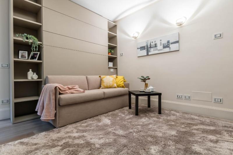 Цены на JOIVY Elegant Studio for 2 near Duomo di Milan в Милане