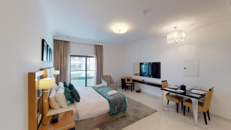 Hometown Apartments - Spacious Studio in Capital Bay A, Business Bay — отель с удобным расположением в Дубае